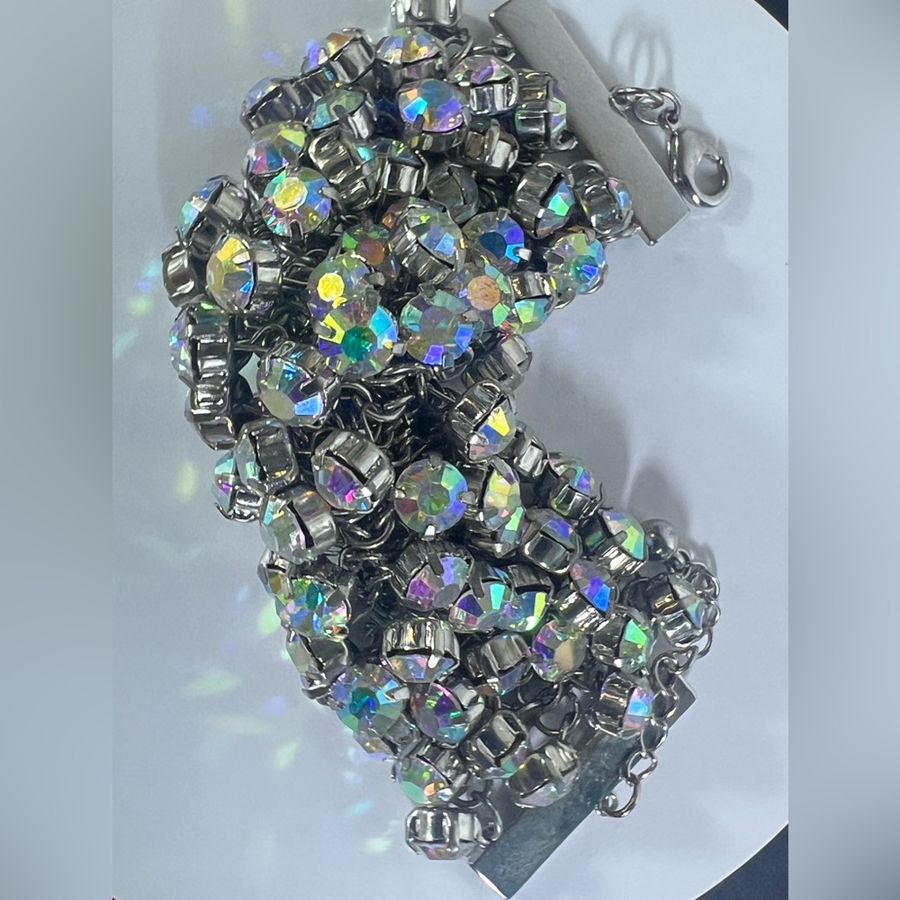 Stunning Iridescent Rhinestone Bauble Bracelet with Silver Hardware – Brand New - Picture 1 of 9